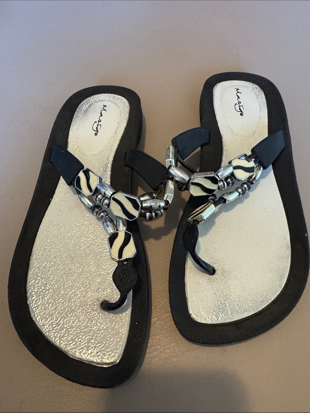 Casual Black Beaded Thong Sandals with Silver Footbed